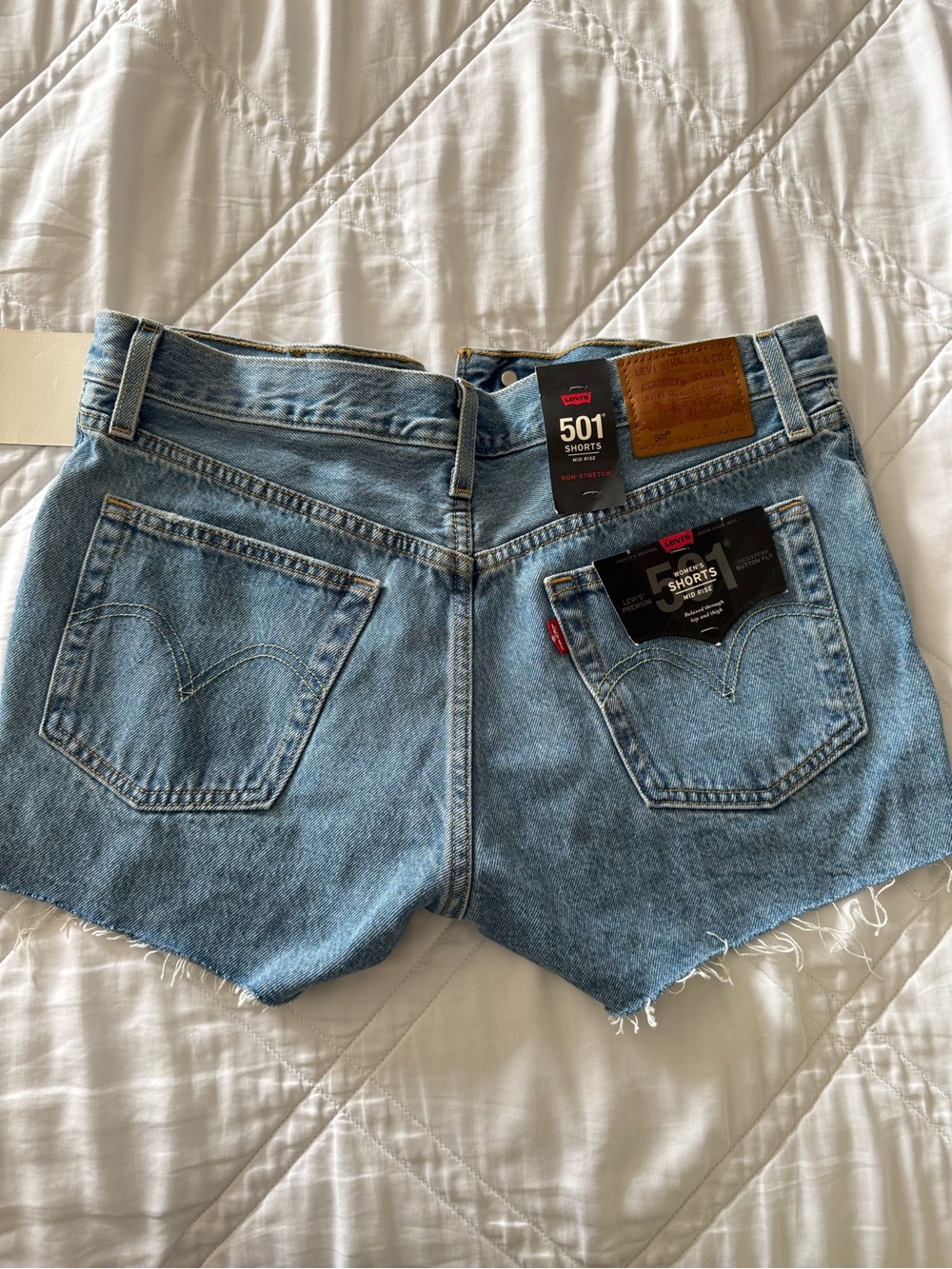 Distressed Light Levi’s Blue Denim Women's Shorts - Picture 2 of 4